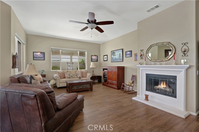 Detail Gallery Image 13 of 48 For 1589 Castle Pines Ln, Beaumont,  CA 92223 - 2 Beds | 2/1 Baths