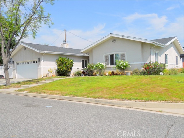 Detail Gallery Image 4 of 32 For 448 S Vecino, Covina,  CA 91723 - 3 Beds | 3 Baths