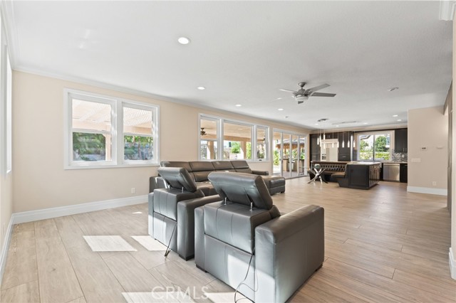 Detail Gallery Image 11 of 68 For 928 Trovita, Corona,  CA 92881 - 4 Beds | 3 Baths