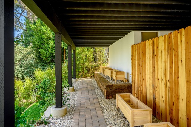 811 Maltman Avenue, Los Angeles CA: https://media.crmls.org/medias/43afd24c-76bc-41ce-aa38-46ac541b6855.jpg