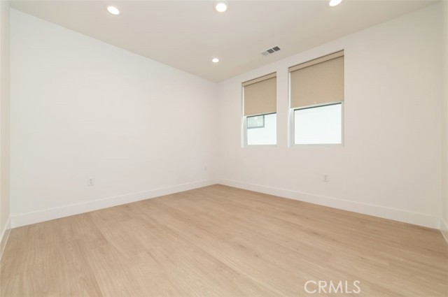 Detail Gallery Image 4 of 36 For 228 Stage, Irvine,  CA 92618 - 5 Beds | 5 Baths