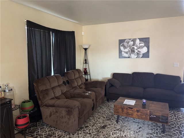 71578 Florida Drive, 29 Palms CA: https://media.crmls.org/medias/43b11db5-77e8-42de-b2f3-b124341b716a.jpg