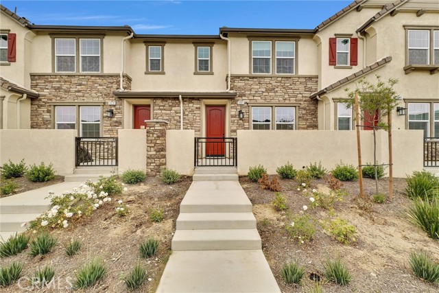 Detail Gallery Image 2 of 31 For 3981 E Huntington St, Ontario,  CA 91761 - 3 Beds | 2/1 Baths