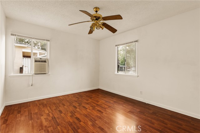 Detail Gallery Image 9 of 16 For 6916 Wystone Ave, Reseda,  CA 91335 - 2 Beds | 1 Baths