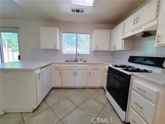 Detail Gallery Image 7 of 24 For 1204 Sycamore Ct, Banning,  CA 92220 - 4 Beds | 2 Baths