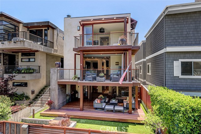 436 32nd St., Manhattan Beach CA: https://media.crmls.org/medias/43b20b62-5631-4cbe-9b68-edc25c17dd85.jpg