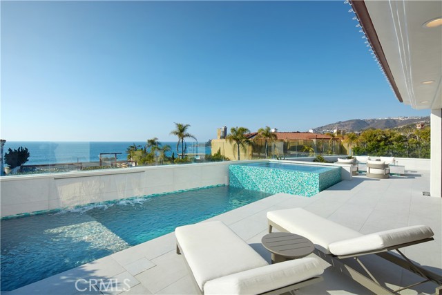 44 Ritz Cove Drive, Dana Point CA: https://media.crmls.org/medias/43b2f52c-7896-43ab-852c-00141a95b0b1.jpg