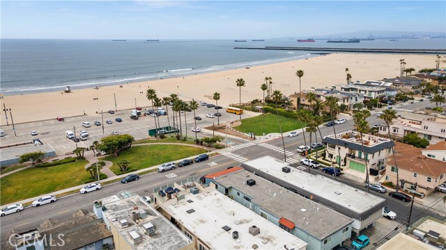 Detail Gallery Image 27 of 32 For 805 Ocean Ave #4,  Seal Beach,  CA 90740 - 3 Beds | 2 Baths