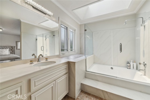 Detail Gallery Image 12 of 19 For 17675 Rainglen, Huntington Beach,  CA 92649 - 4 Beds | 2/1 Baths