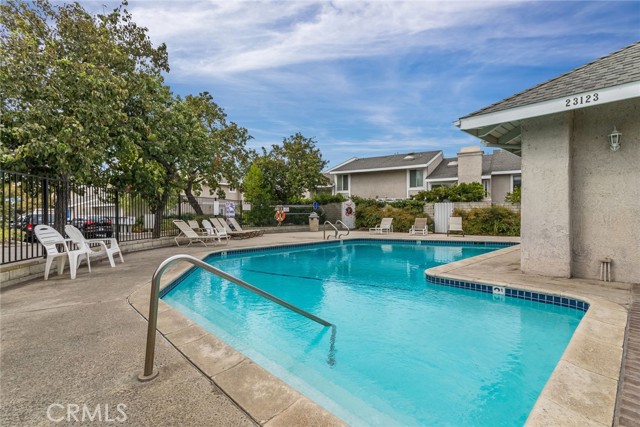 Detail Gallery Image 35 of 41 For 25139 Amberley Way, Valencia,  CA 91355 - 3 Beds | 2/1 Baths