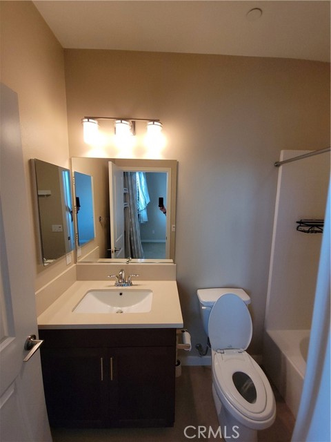 Detail Gallery Image 19 of 26 For 1568 W Artesia Square #E,  Gardena,  CA 90248 - 2 Beds | 2/1 Baths