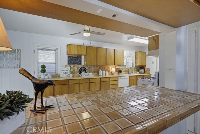 Detail Gallery Image 16 of 58 For 11681 Wasco, Garden Grove,  CA 92841 - 4 Beds | 2 Baths