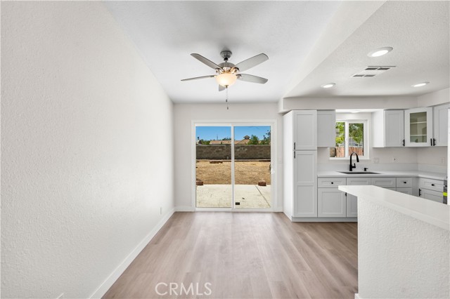 37317 53rd E Street, Palmdale CA: https://media.crmls.org/medias/43b69881-f35b-40b9-a240-fcc049e3b303.jpg
