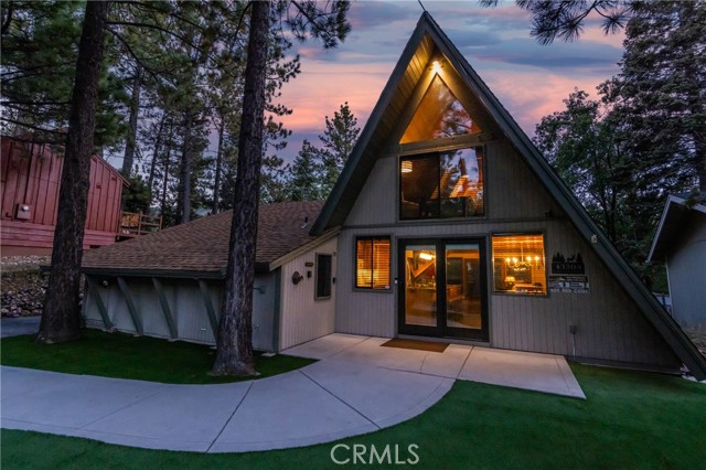 Detail Gallery Image 4 of 41 For 43305 Sand Canyon Rd, Big Bear Lake,  CA 92315 - 3 Beds | 1/1 Baths