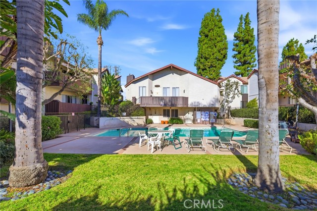 Detail Gallery Image 12 of 13 For 15010 Victory Blvd #101,  Van Nuys,  CA 91411 - 2 Beds | 2 Baths