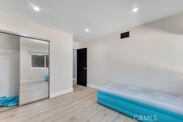 Detail Gallery Image 22 of 35 For 10122 Jovita Ave, Chatsworth,  CA 91311 - 5 Beds | 3 Baths