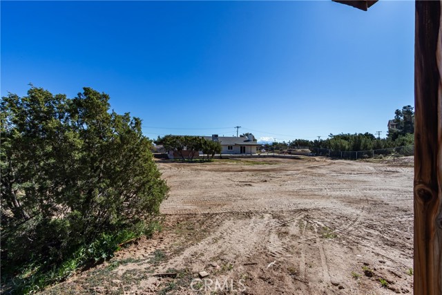 Detail Gallery Image 57 of 62 For 6572 Merced, Oak Hills,  CA 92344 - 4 Beds | 3 Baths