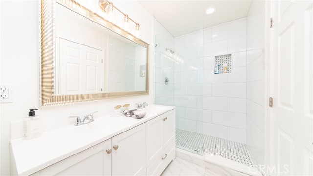 Detail Gallery Image 19 of 25 For 6948 Cedros, Van Nuys,  CA 91405 - 3 Beds | 2 Baths