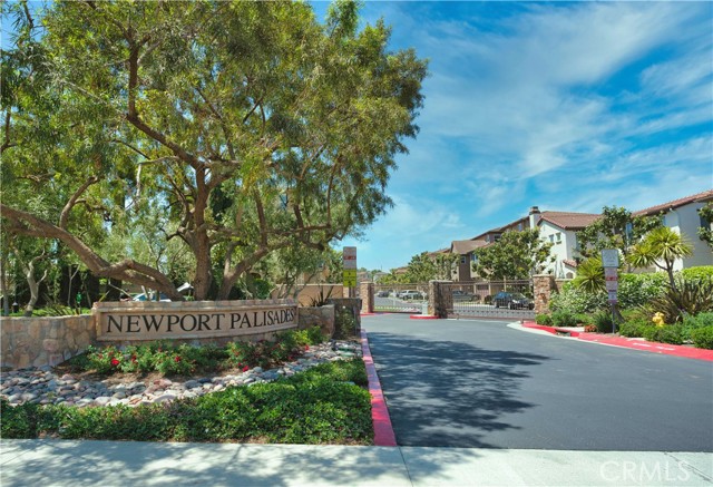 Detail Gallery Image 2 of 17 For 20267 Estuary Ln, Newport Beach,  CA 92660 - 3 Beds | 3 Baths