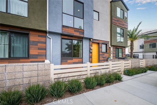 Front Image Thumbnail for CRPW26063567