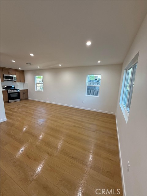 Detail Gallery Image 4 of 16 For 2215 N Brighton St, Burbank,  CA 91504 - 2 Beds | 1 Baths