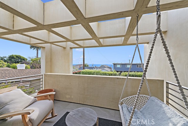 Detail Gallery Image 18 of 25 For 650 Glenneyre St, Laguna Beach,  CA 92651 - 3 Beds | 3 Baths