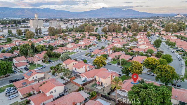 807 Santa Fe Lane, Colton CA: https://media.crmls.org/medias/43bc8923-3864-4a9c-a732-ce32b4114eef.jpg