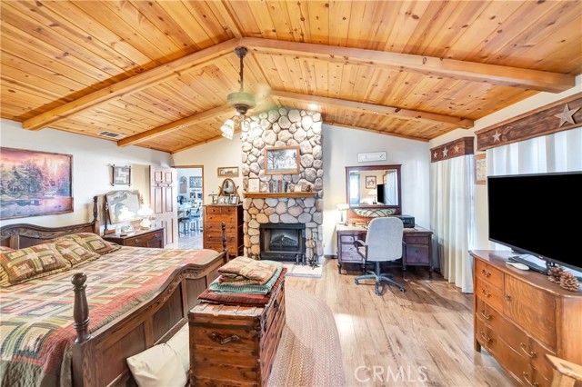 11720 Honeybee Lane, Juniper Hills CA: https://media.crmls.org/medias/43bcdaa4-a20a-4048-9d01-2ccdcf93b8e2.jpg