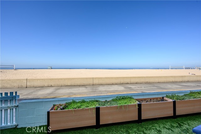 Detail Gallery Image 3 of 24 For 528 the Strand, Hermosa Beach,  CA 90254 - – Beds | – Baths