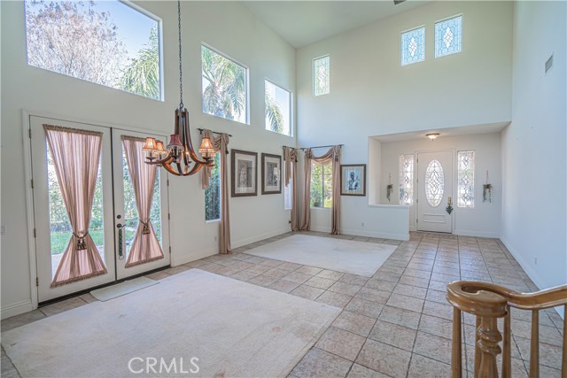 Detail Gallery Image 7 of 45 For 22440 Skylake Pl, Saugus,  CA 91390 - 5 Beds | 3/1 Baths