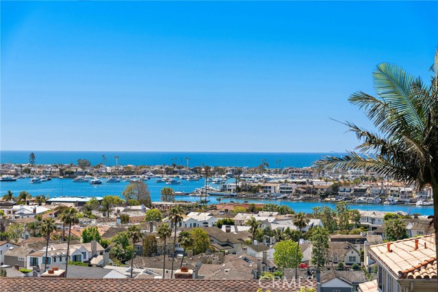 Detail Gallery Image 50 of 75 For 530 Kings Rd, Newport Beach,  CA 92663 - 5 Beds | 4/3 Baths