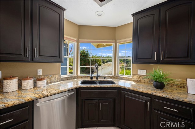 40115 Via Cordova, Temecula CA: https://media.crmls.org/medias/43be7afa-eb2d-4179-905d-a8be1baeb9a6.jpg
