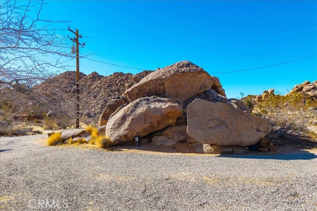 8427 Rock Haven Road, Joshua Tree CA: https://media.crmls.org/medias/43bef09d-93a2-4023-a0f8-f808d9827796.jpg