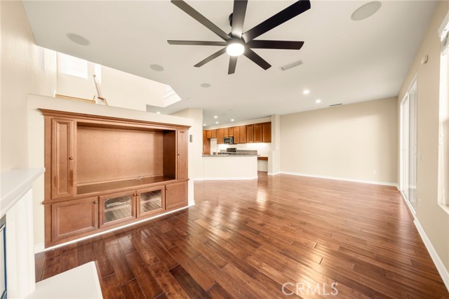 Detail Gallery Image 13 of 75 For 26640 via Bellazza, Valencia,  CA 91381 - 3 Beds | 2/1 Baths