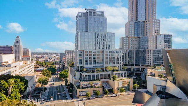 515 S Olive Street, Los Angeles CA: https://media.crmls.org/medias/43bf8a41-51a0-440c-8b6d-837e0f586935.jpg