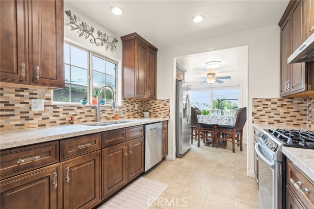Detail Gallery Image 11 of 42 For 3322 Minto Ct, Los Angeles,  CA 90032 - 2 Beds | 2 Baths