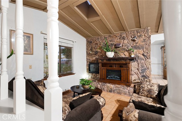 Detail Gallery Image 11 of 70 For 4386 Woodrose Dr, Butte Valley,  CA 95965 - 3 Beds | 2/1 Baths