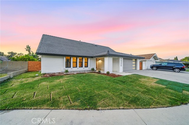 Detail Gallery Image 2 of 59 For 15335 Seine Cir, Irvine,  CA 92604 - 6 Beds | 4 Baths