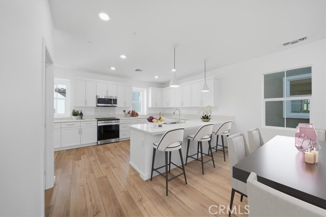 Detail Gallery Image 8 of 35 For 2542 Hepburn St, South El Monte,  CA 91733 - 4 Beds | 3/1 Baths