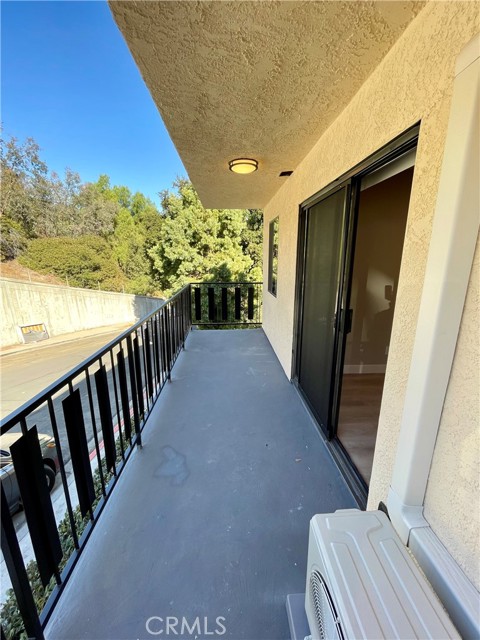 Detail Gallery Image 2 of 10 For 2022 Eleanore Dr #101,  Glendale,  CA 91206 - 1 Beds | 1 Baths