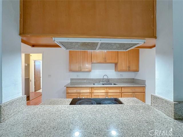 Detail Gallery Image 6 of 46 For 3045 E Theresa #8,  Long Beach,  CA 90814 - 1 Beds | 1 Baths
