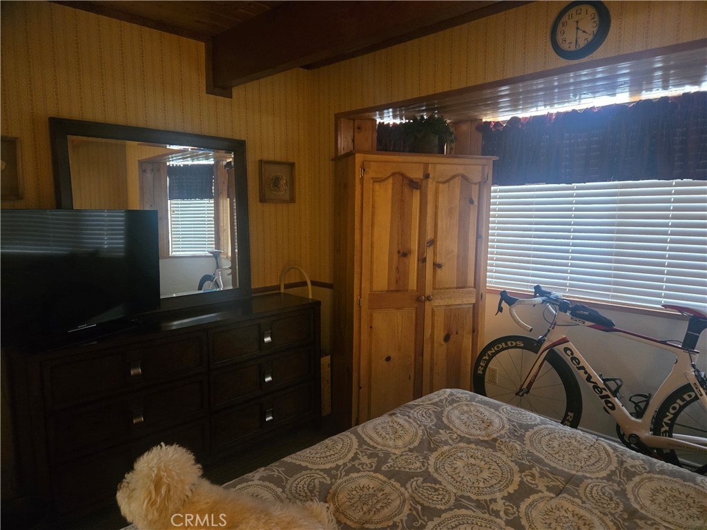 https://media.crmls.org/medias/43c3b926-c898-4786-a39b-724a91a8e14b.jpg?preset=X-Large