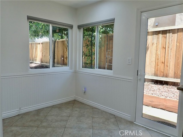 4355 Oak Glen Street, Calabasas CA: https://media.crmls.org/medias/43c3e181-4465-4a97-b60a-11b3dee20a0c.jpg