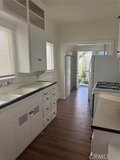 Detail Gallery Image 10 of 11 For 1209 E 1st St, Long Beach,  CA 90802 - – Beds | – Baths