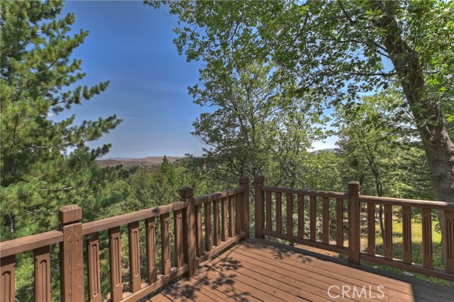 Detail Gallery Image 14 of 64 For 28324 Somerset Ln, Lake Arrowhead,  CA 92352 - 4 Beds | 4/1 Baths