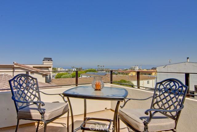 123 Guadalupe, Redondo Beach, California 90277, 4 Bedrooms Bedrooms, ,2 BathroomsBathrooms,Residential,Sold,Guadalupe,S11058570