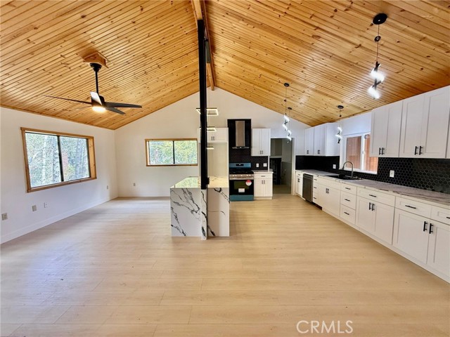 Detail Gallery Image 16 of 30 For 14721 Voltaire Dr, –,  CA 93225 - 2 Beds | 2 Baths