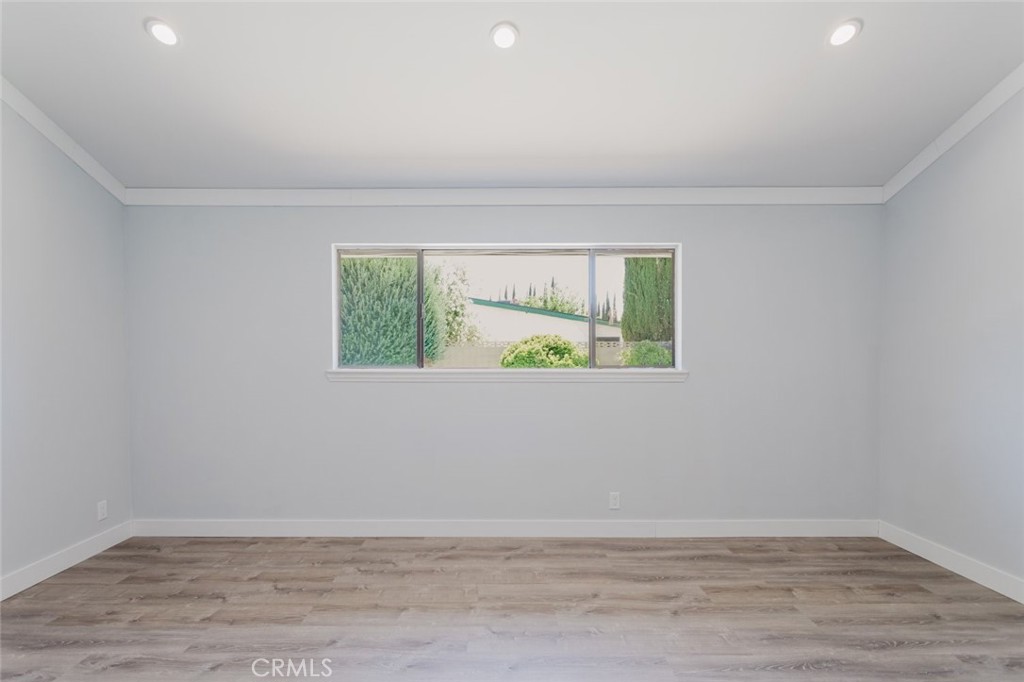 https://media.crmls.org/medias/43c4d4a6-822c-490b-98c1-8302a6a3ed66.jpg?preset=X-Large