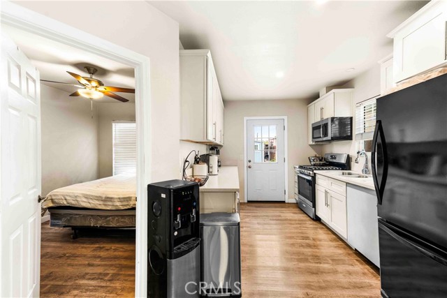 Detail Gallery Image 7 of 17 For 1301 W 132nd, Compton,  CA 90222 - 2 Beds | 1 Baths