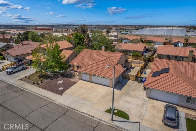 12994 High Vista st, Victorville CA: https://media.crmls.org/medias/43c5c36e-1809-4c41-a016-6902071e83cb.jpg